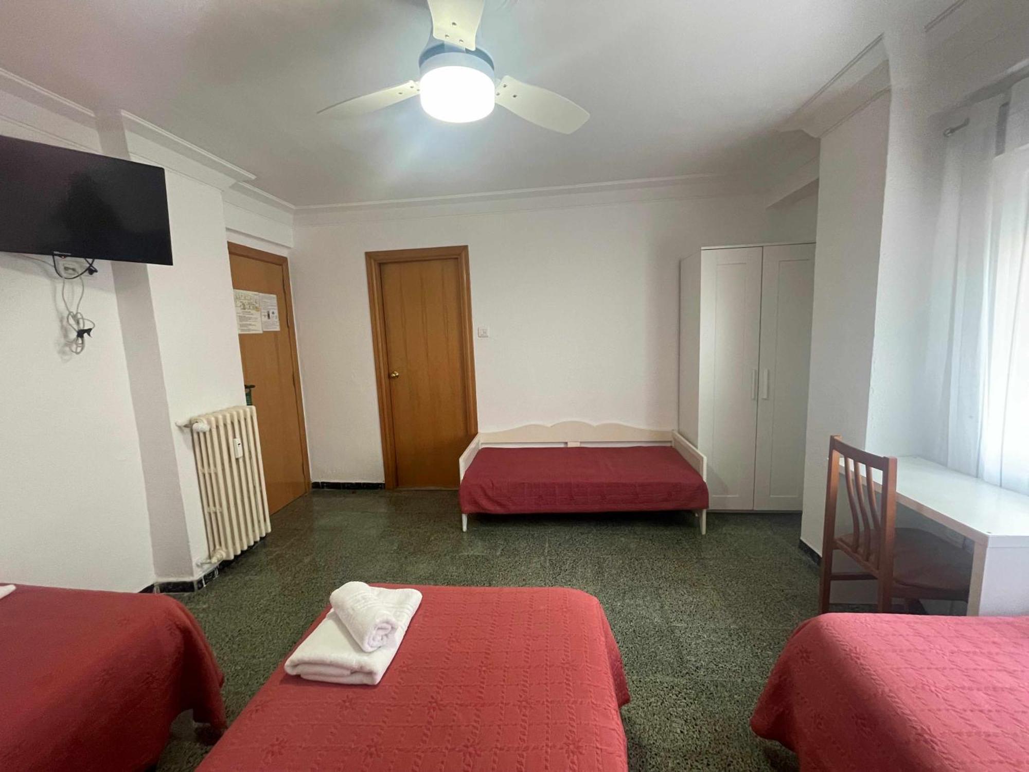 סרגוסה Hostal Cumbre מראה חיצוני תמונה