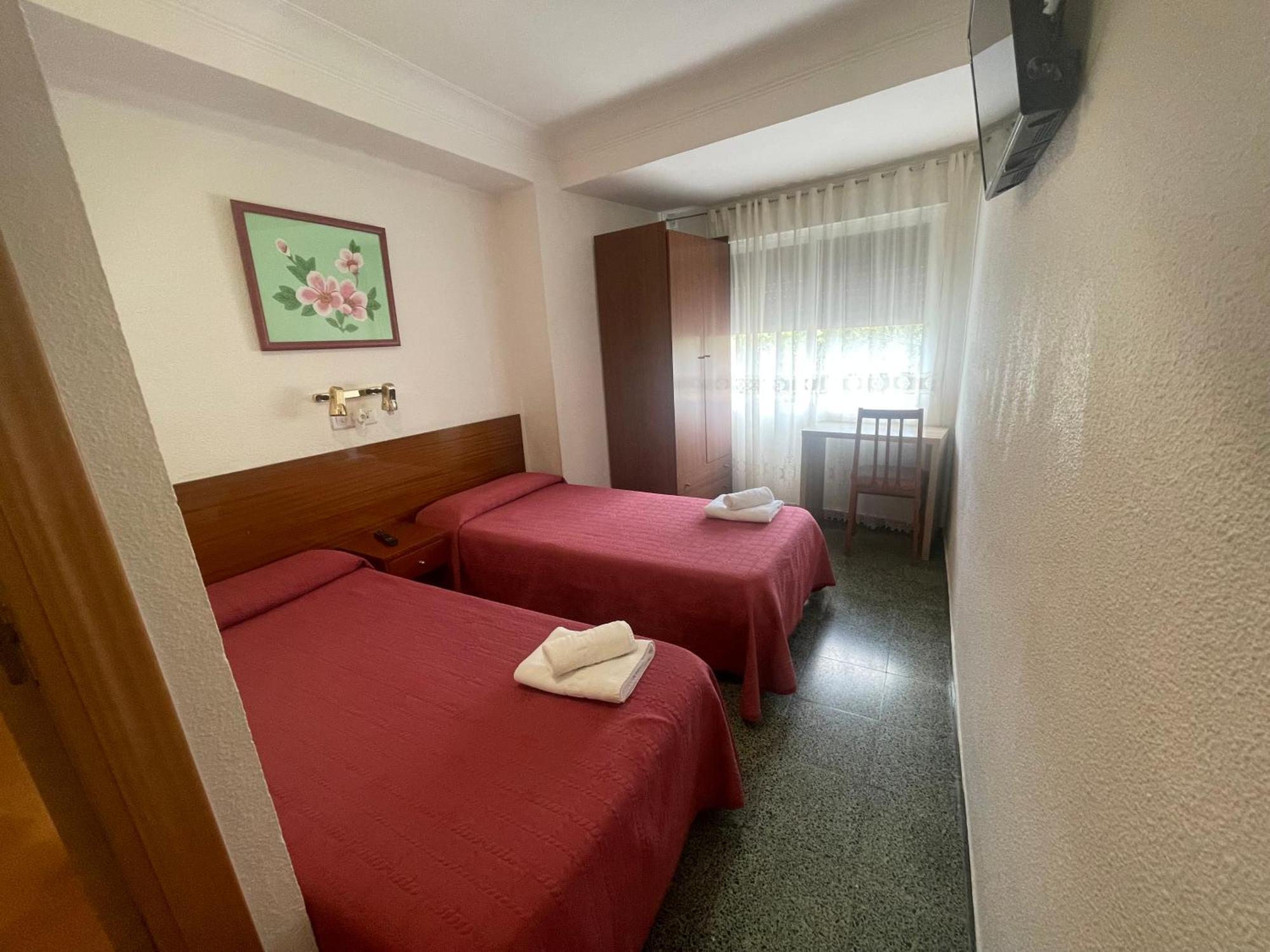 סרגוסה Hostal Cumbre מראה חיצוני תמונה