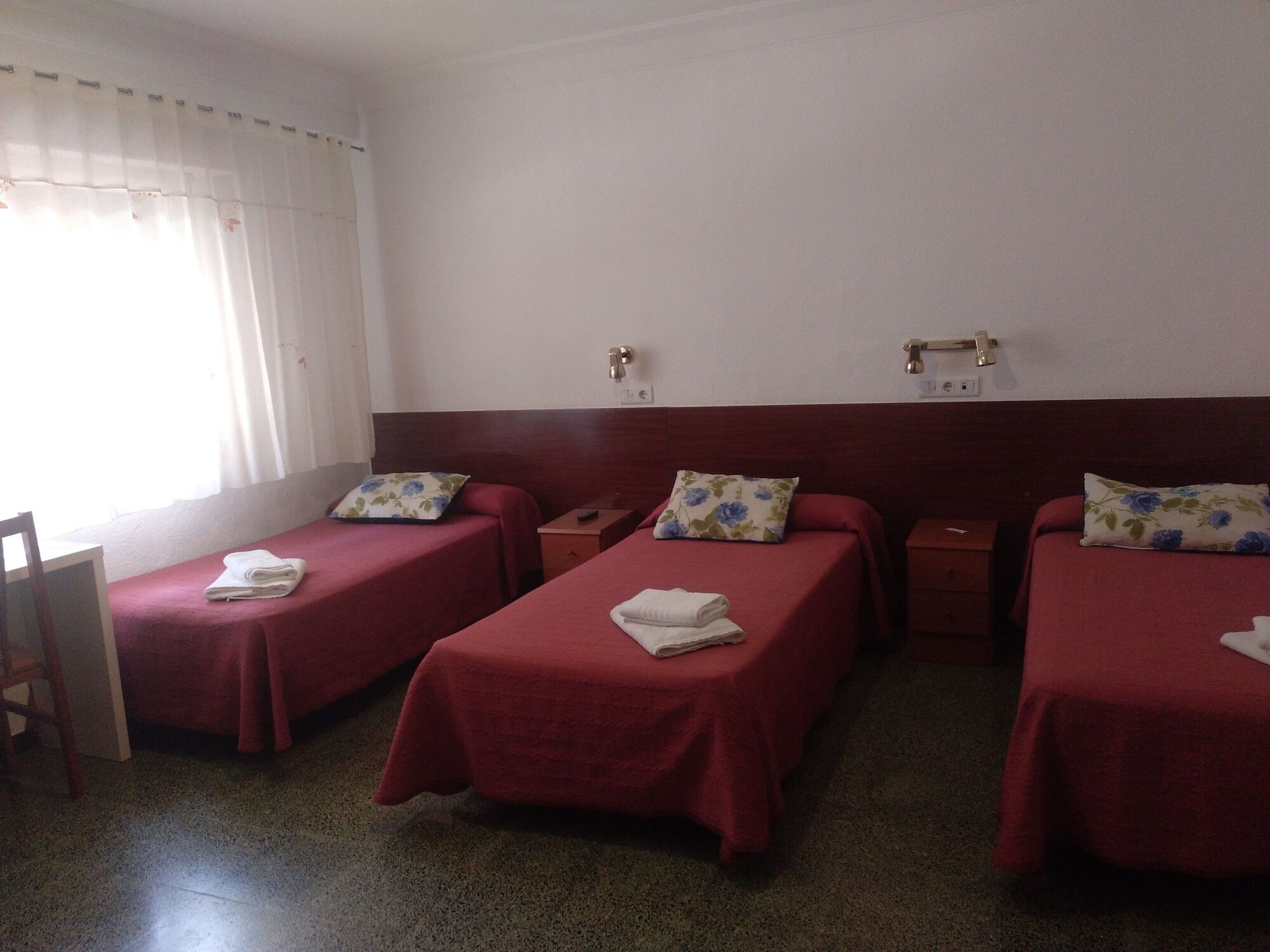 סרגוסה Hostal Cumbre מראה חיצוני תמונה