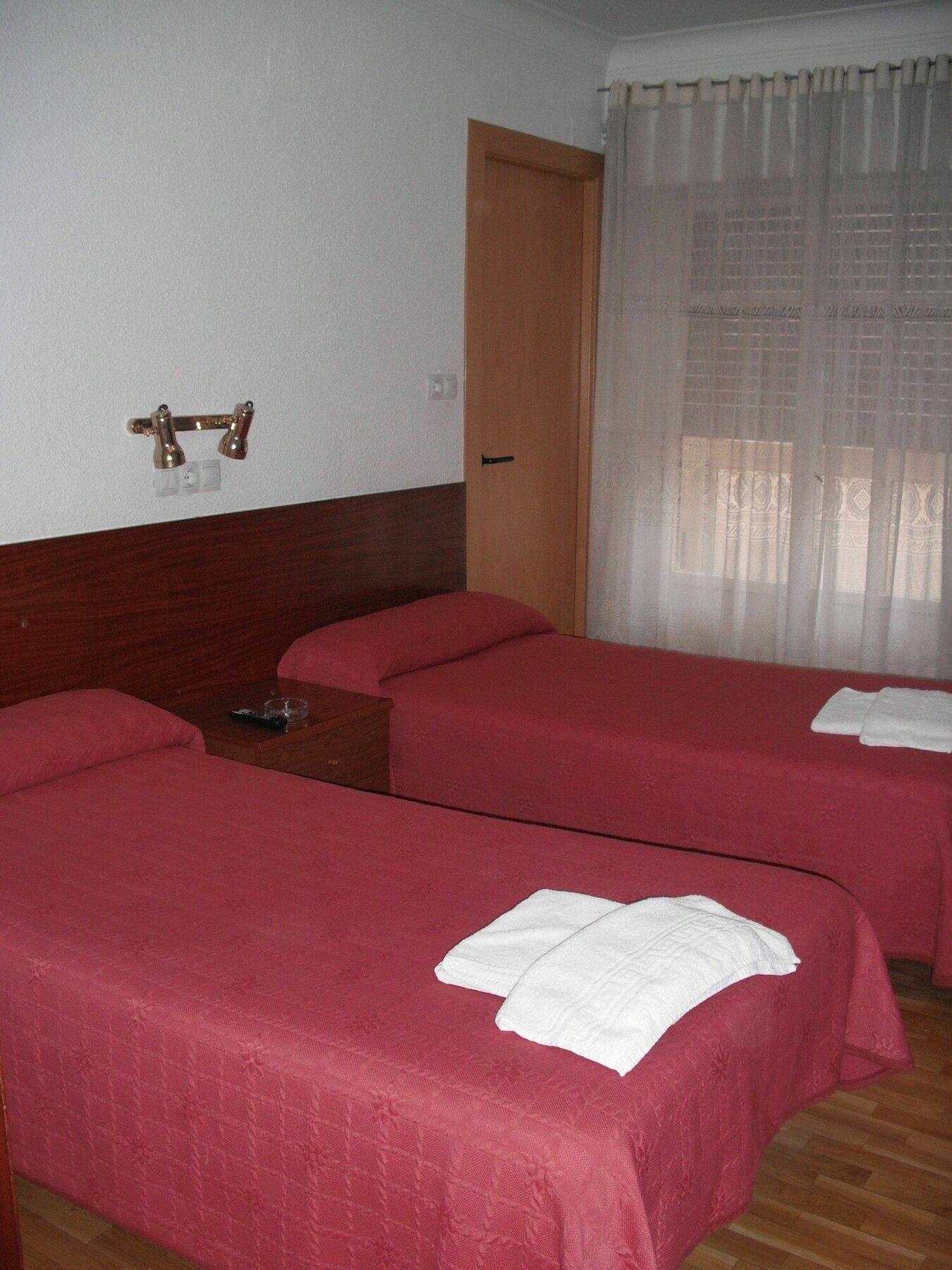 סרגוסה Hostal Cumbre מראה חיצוני תמונה