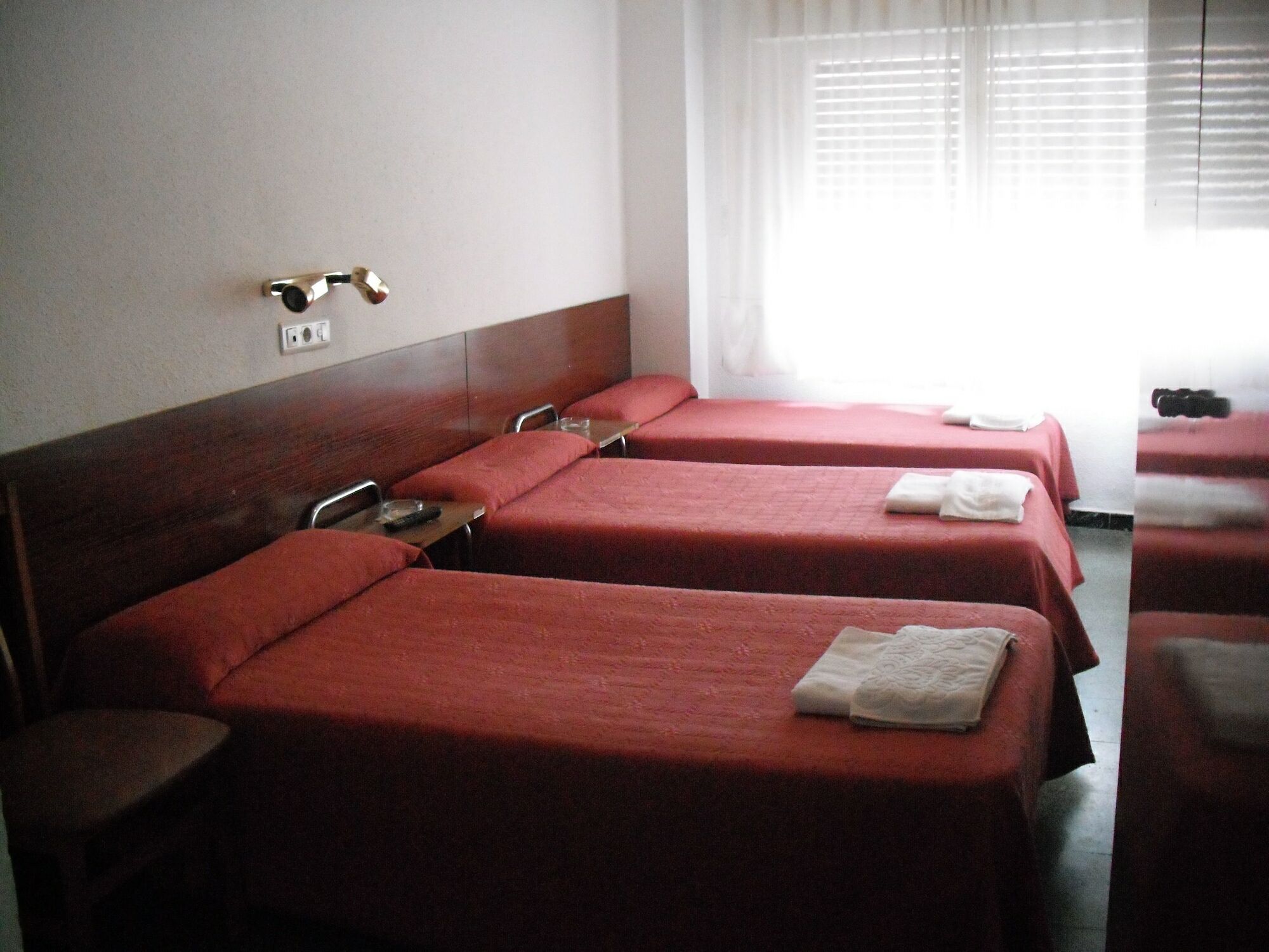 סרגוסה Hostal Cumbre מראה חיצוני תמונה